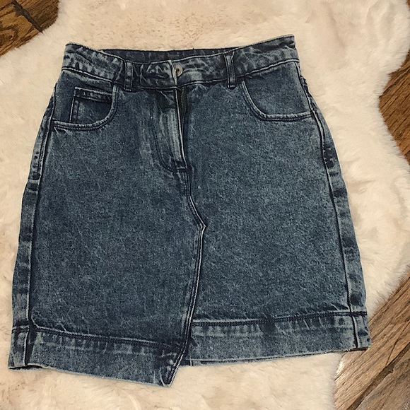 Denim Skirt (cute cutout!) - Picture 1 of 2